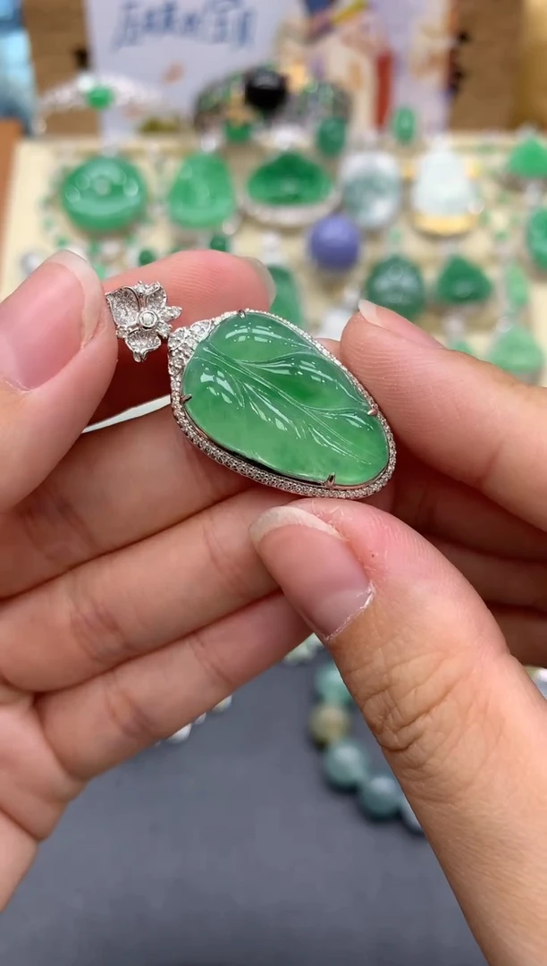 【闪购商品】翡翠颈饰18K金镶嵌228-中国好珍宝