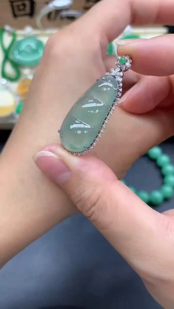 【闪购商品】翡翠颈饰18K金镶嵌257-多人