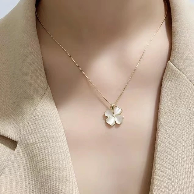 钛钢项链 「白月光」法式轻奢四花项链简约小众高级感温柔锁骨链