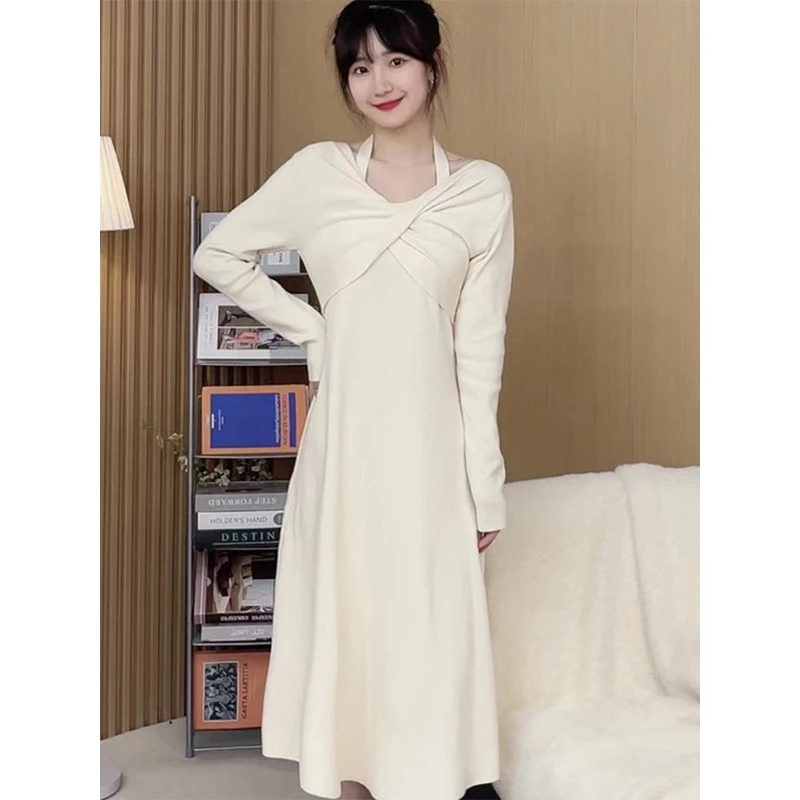 6627法式气质黑色挂脖连衣裙春秋款高级感针织打底女装交襟毛衣裙