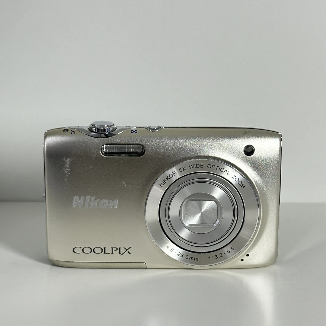 9新 Nikon/尼康 特价屏瑕S3100像素1400w5倍光学变焦CCD相机