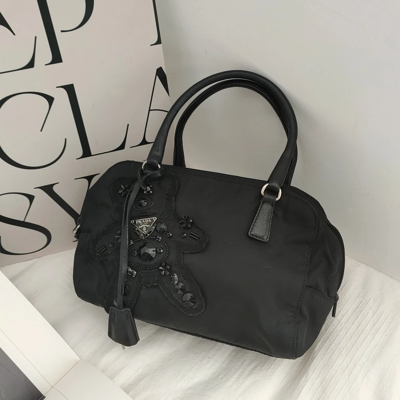 95新  Azul中古-PRADA 黑色尼龙小熊波士顿手提包24642