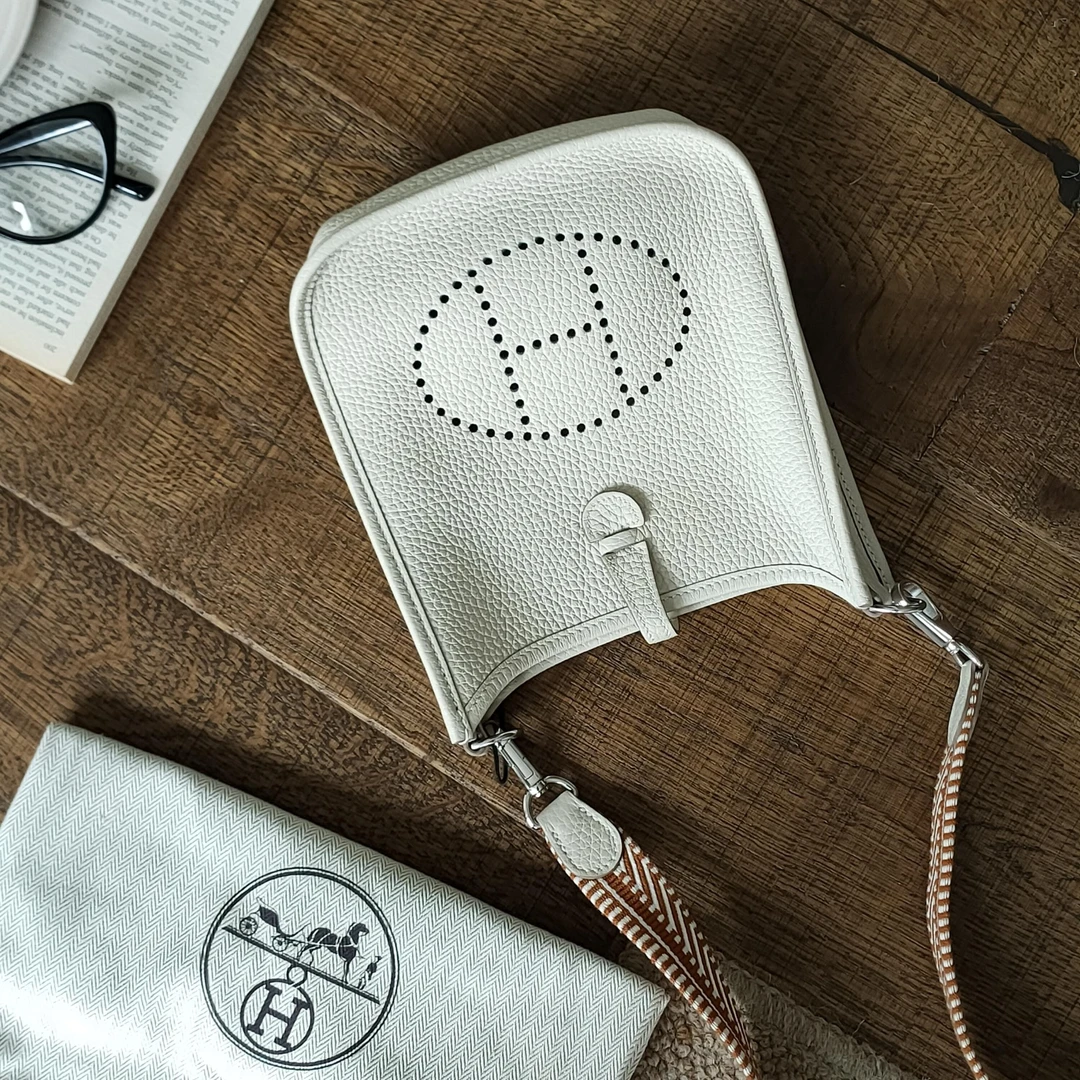 99新 Hermes/爱马仕 Azul-奶昔白银扣Evelyne编织肩带斜挎包34816