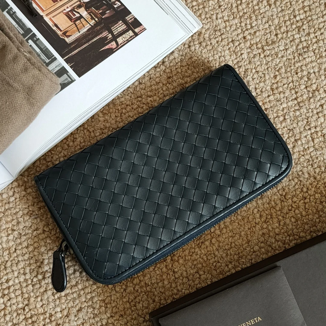 95新  Azul中古-BV 藏蓝色牛皮编织长款拉链钱包24306