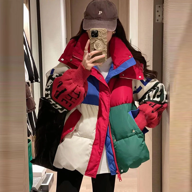 羽绒服女冬季新款欧洲站时尚宽松显瘦撞色连帽针织袖字母设计