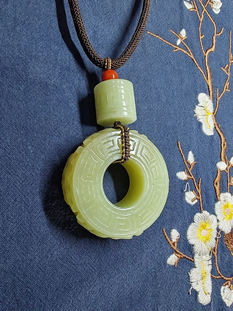 透闪石玉黄白老玉手把玩