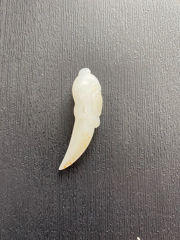 龙牙纯手工雕刻挂件