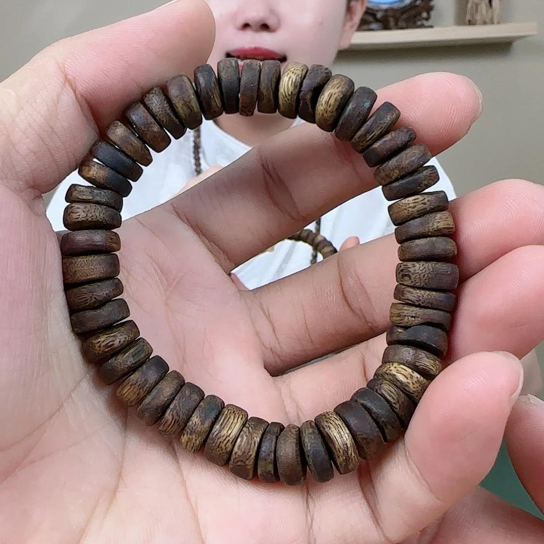沉香手串1.0单圈厚片珠虫漏绿棋