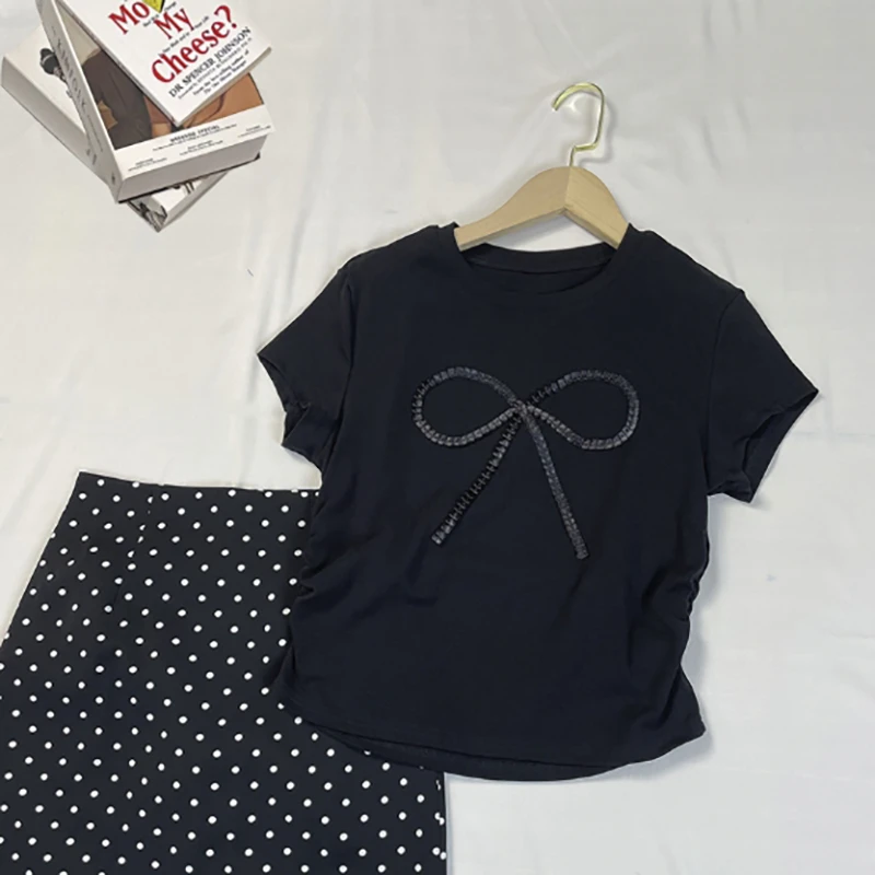 波点半身裙+蝴蝶结短袖掐腰设计修身显瘦正肩T恤韩系温柔穿搭套装