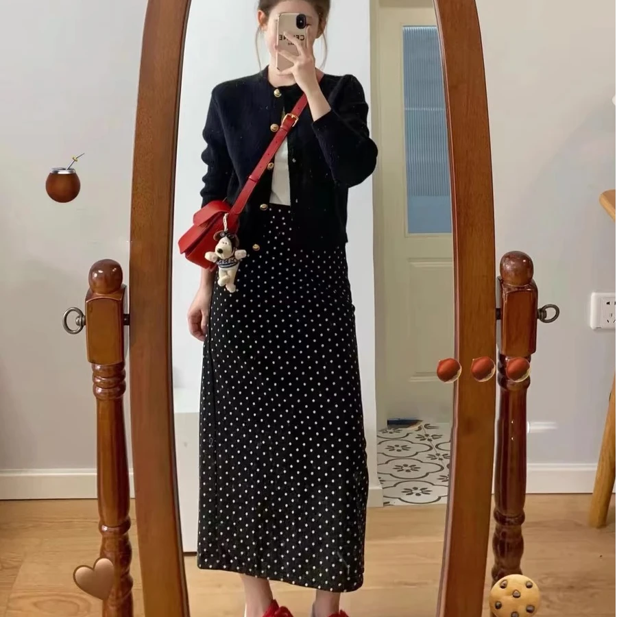 时尚穿搭春秋韩版气质小香风黑色长袖上衣+黑色高腰波点半身裙