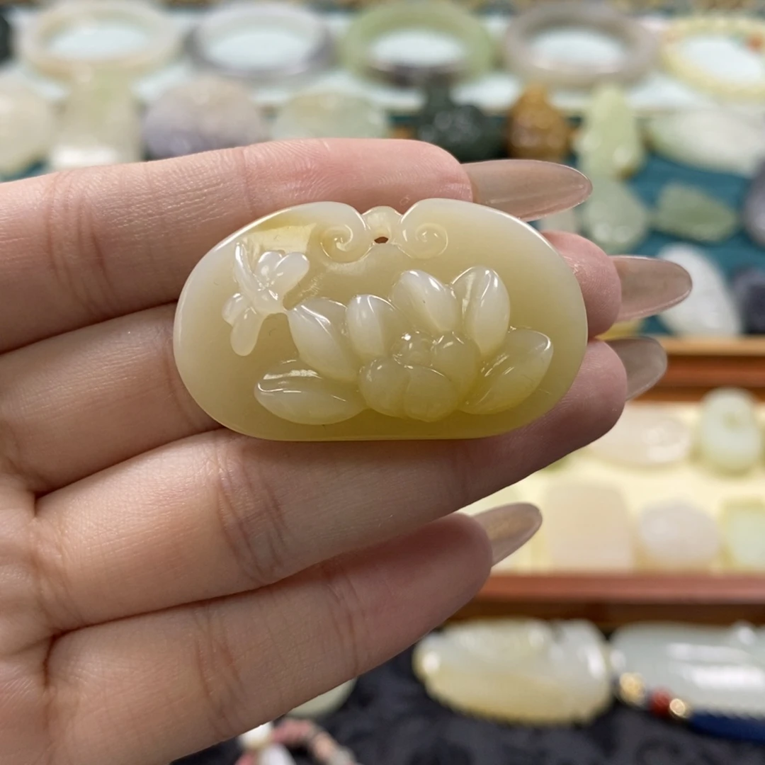 【闪购商品】和田玉且末糖荷花戏蜻蜓未镶嵌