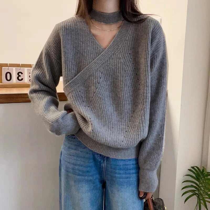 浣熊绒有点掉毛正常现象哦。不要拿热水洗。秋冬V领毛衣针织衫女