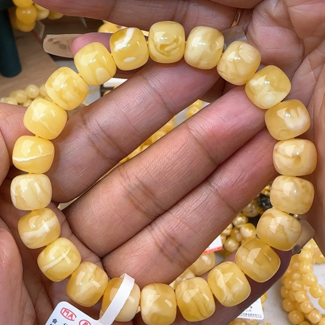 蜜蜡手链未镶嵌金白妖花老型手串