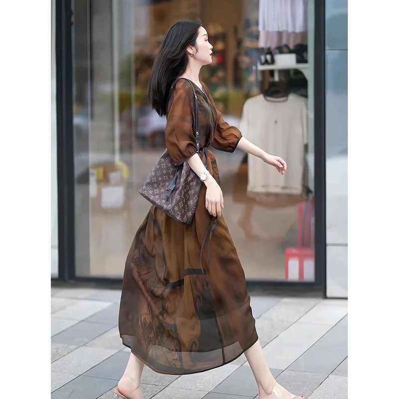 25新款大牌轻奢连衣裙高端冷淡显瘦高级感新款御姐炸街裙子女4753