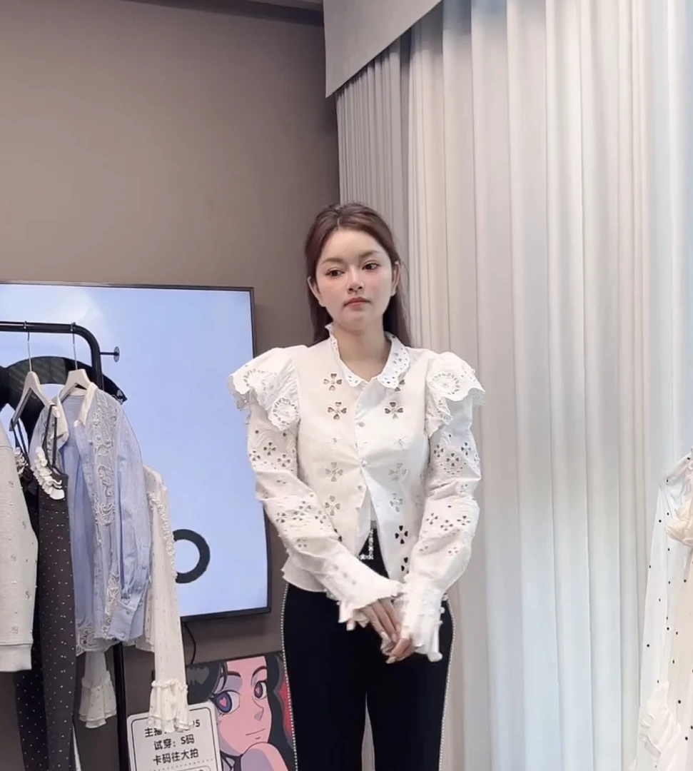 小清服饰店镂空白色刺绣衬衣衬衫镂空短裤