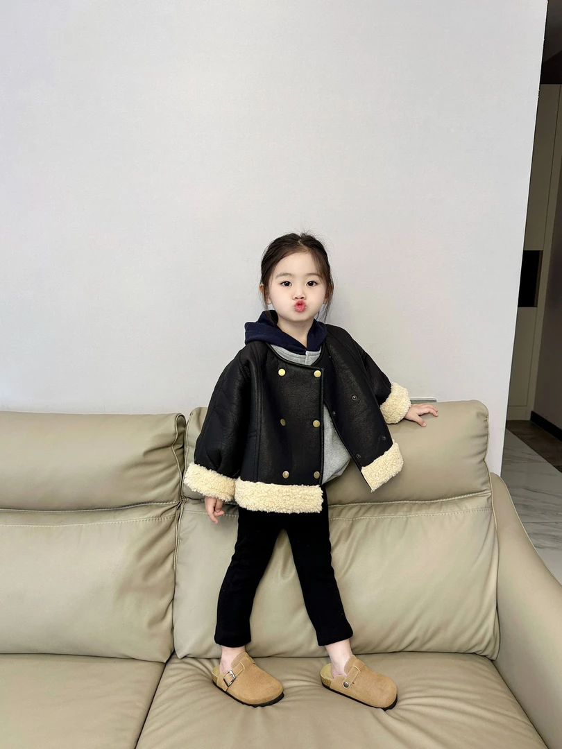 女童皮毛一体外套羊羔绒仿皮草2024冬新款女宝洋气皮衣机车服加厚