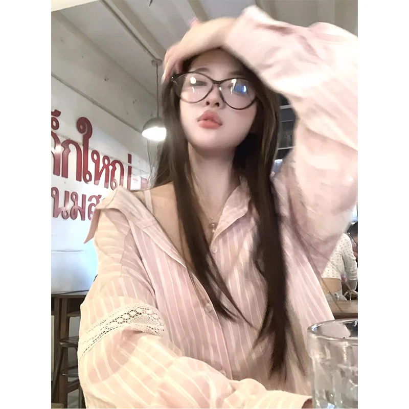 【雪宝粉丝专享】2toyoung恣意周末 粉色蕾丝拼接条纹衬衫女夏上衣