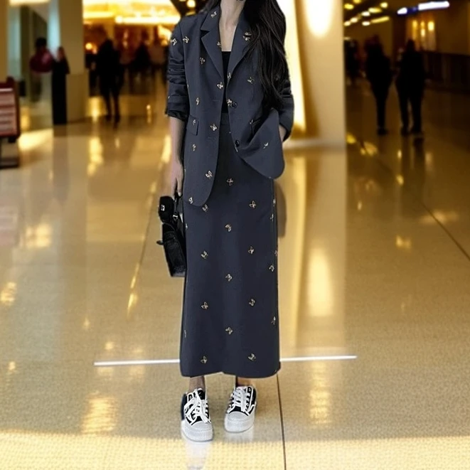 时尚套装裙女2024秋季新款洋气显瘦刺绣西装外套高腰半身裙两件套