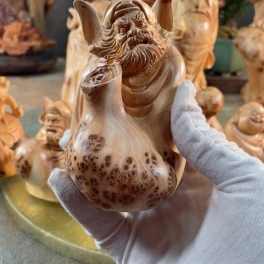 【闪购商品】崖柏根雕军**亮