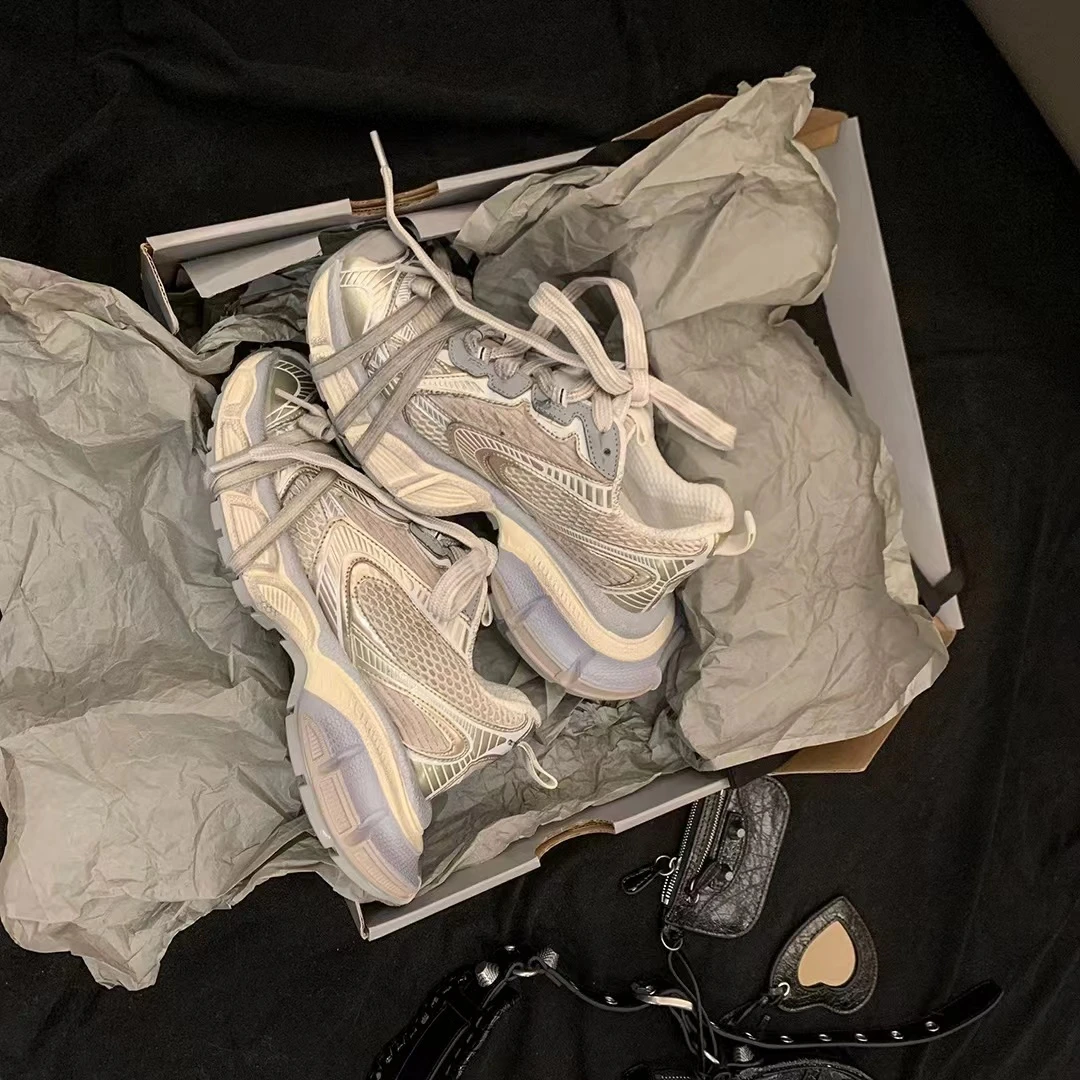 一只雪雪【永远明媚】新款春季复古做旧厚底增高炸街脏脏鞋老爹鞋