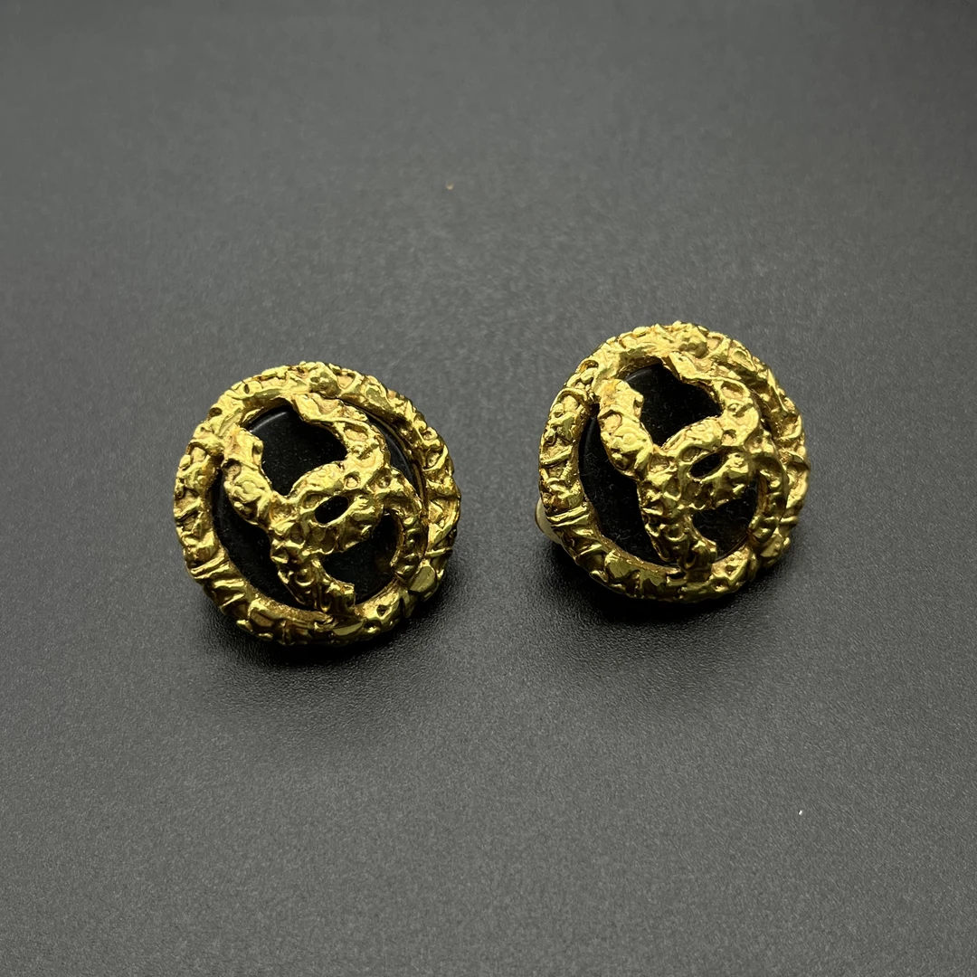 95新  PP中古vintage Chanel香奈儿复古黑金熔岩耳夹