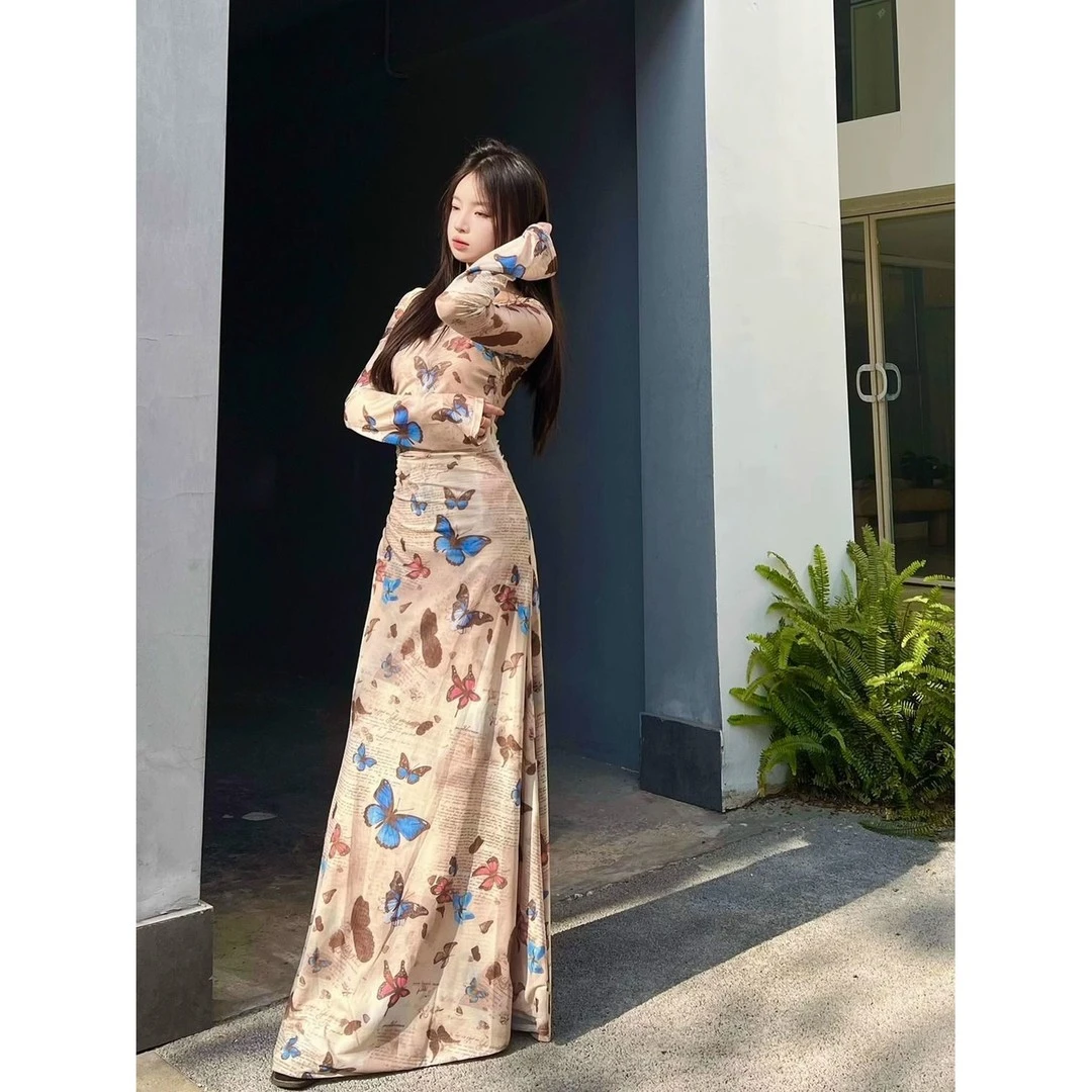 早秋时尚百搭气质小众纯欲设计感修身高腰包臀复古蝴蝶印花连衣裙