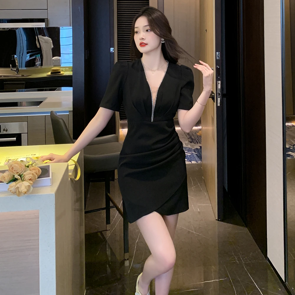 法式连衣裙女夏小个子高级感褶皱裙子收腰显瘦遮肚减龄气质包臀裙