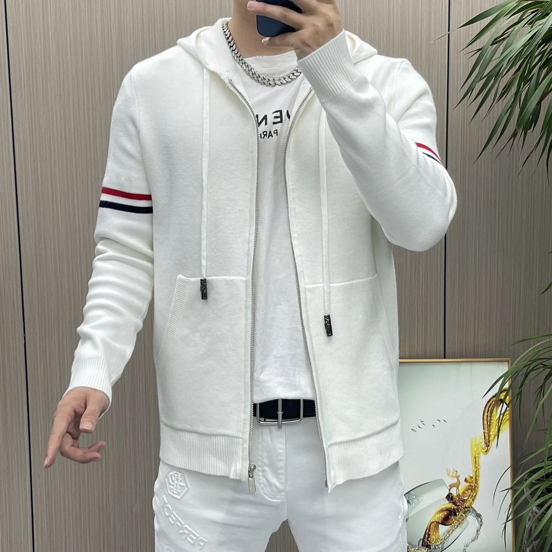 2024欧货时尚百搭修身外套毛衣潮流轻奢连帽休闲款织带男士针织衫