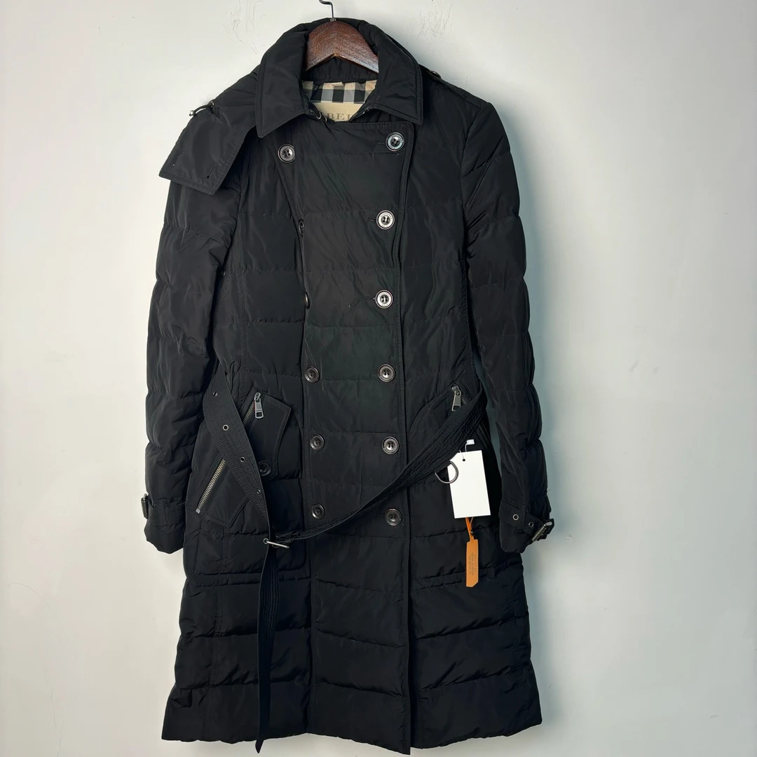 99新 BURBERRY/博柏利 尼龙羽绒服 M码 cl01478