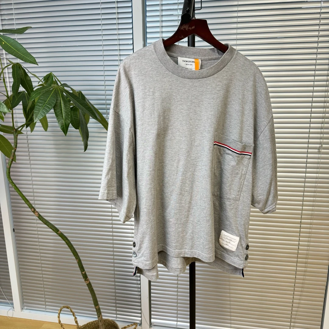 99新 THOMBROWNE TB 灰色条纹短袖 0码 CL01876