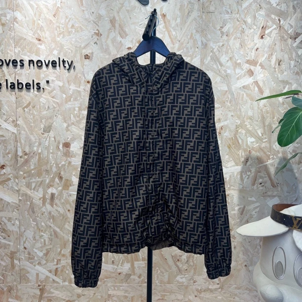 Fendi 芬迪 双面老花冲锋衣 48码/CL00181