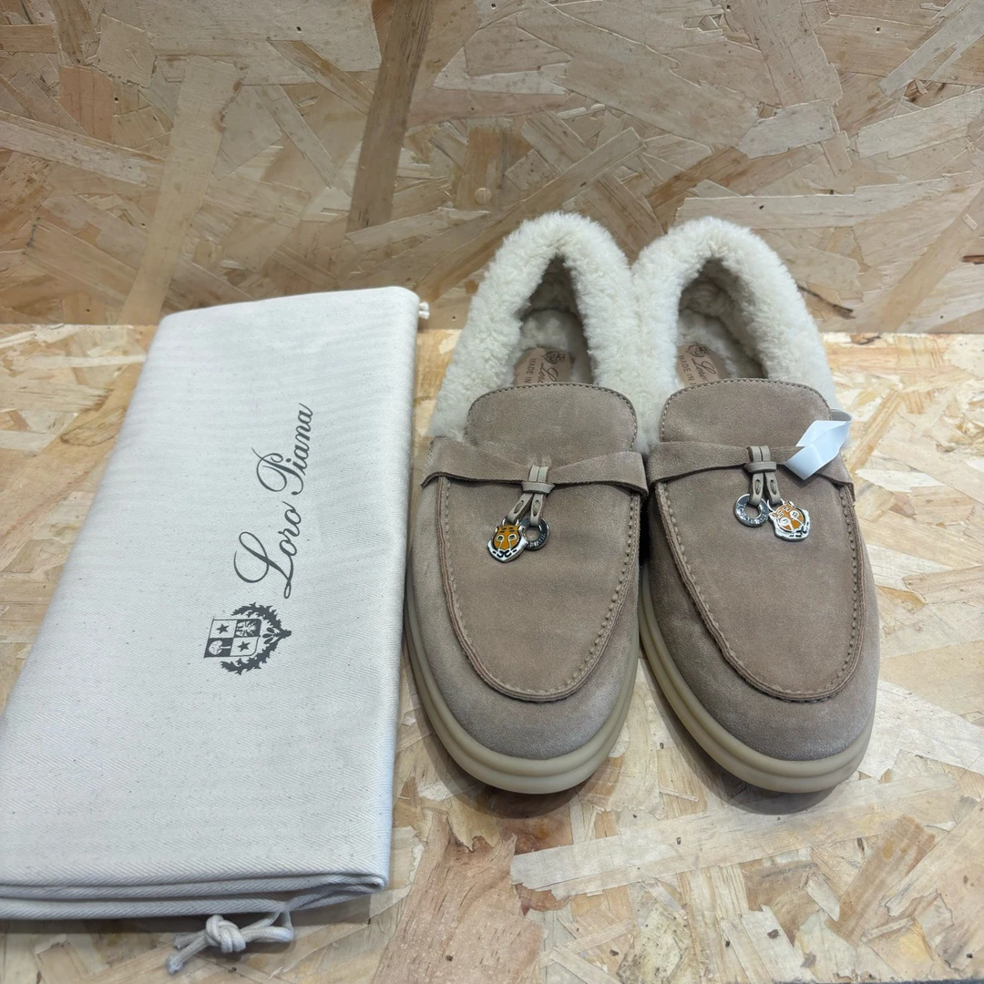 Loro Piana 绒面 内里羊羔毛乐福鞋 女款 浅驼色 38码