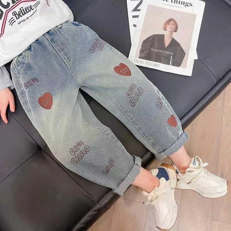 女童春款牛仔裤2024新款韩版洋气儿童宽松小童春装外穿休闲长裤子