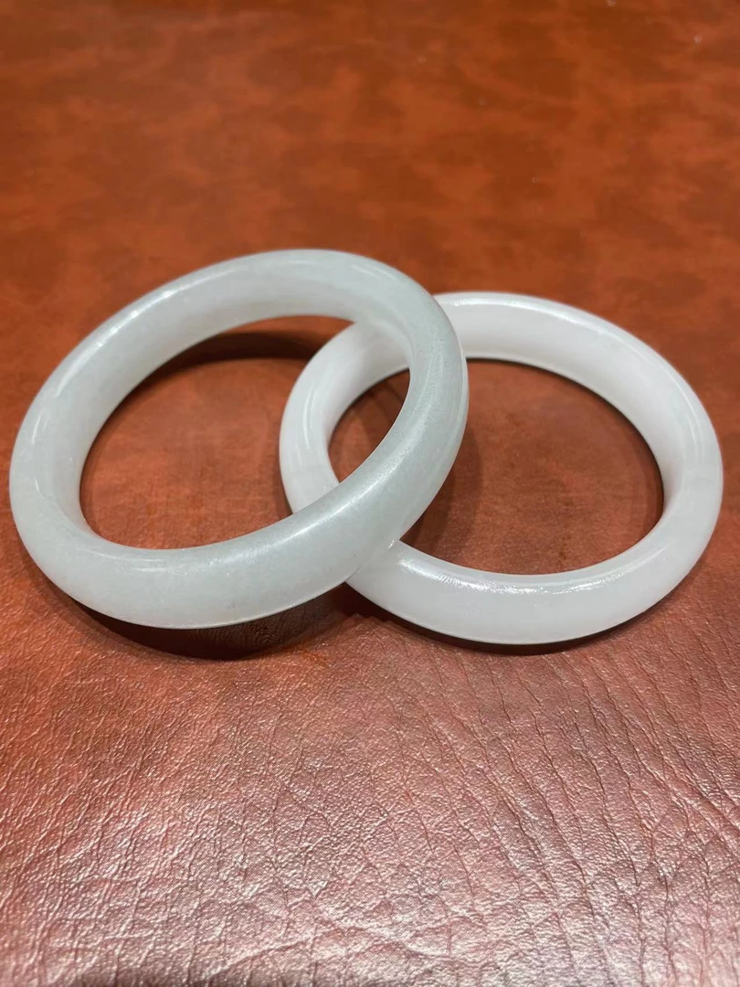 【粉丝专属】白灰月光手镯，多样性发货拍一发一。