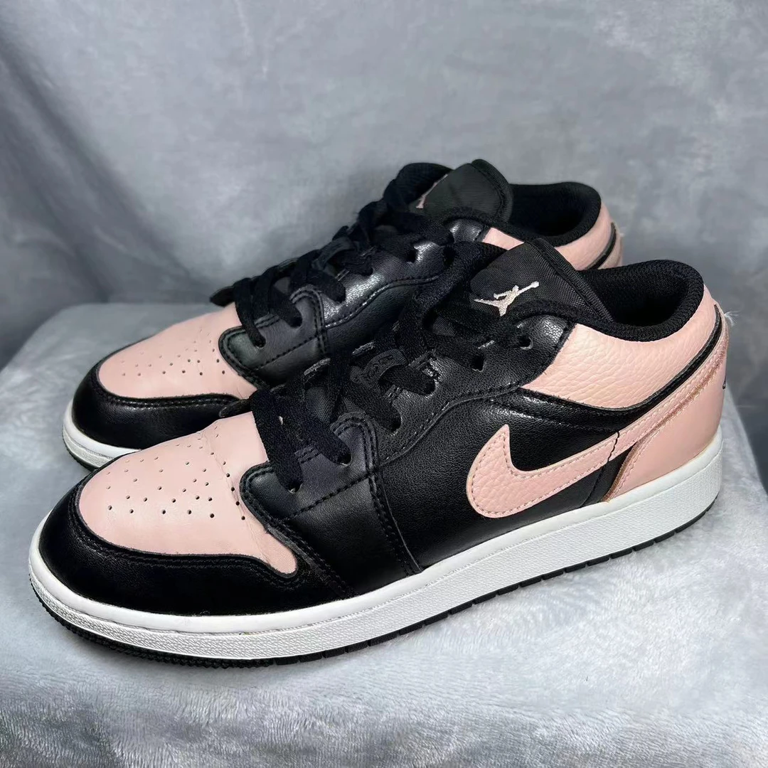 39码脚宽38.5码穿 AJ1 黑粉脚趾 板鞋 9新 公价1838