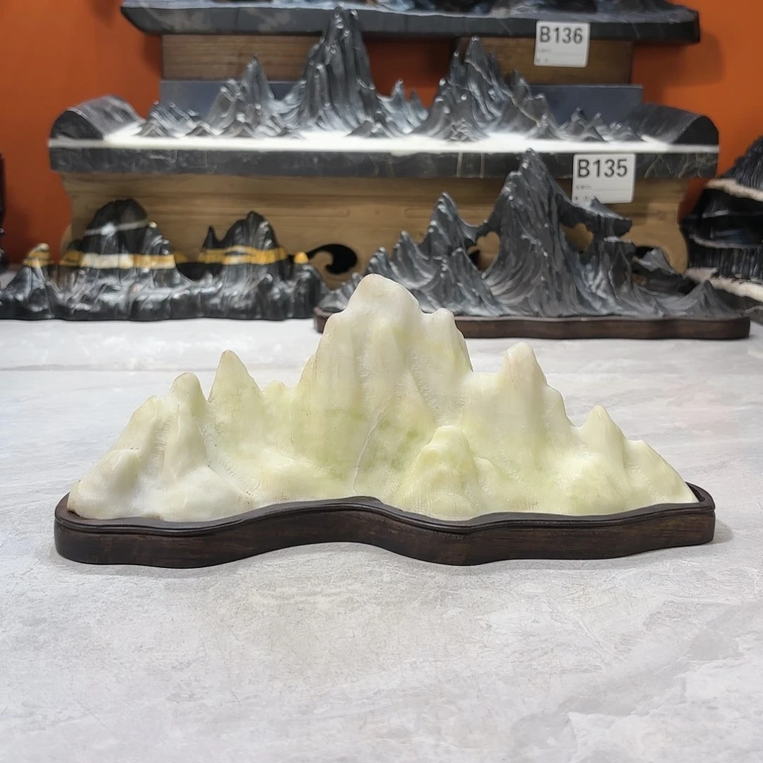 摆件灵璧石雕刻工艺精湛