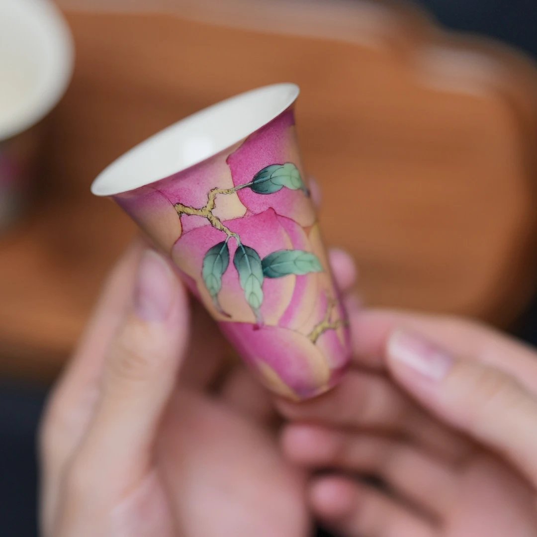 雅聖 “桃你喜欢”系列粉彩满桃喇叭杯