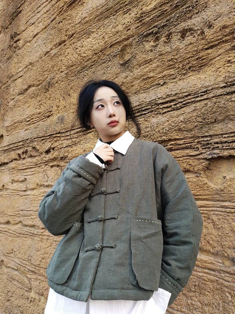 中式灰豆绿手工绣线装饰盘扣亚麻棉服复古保暖女士夹袄外套