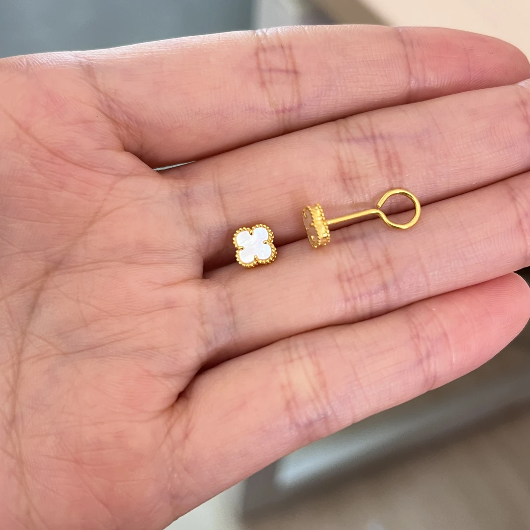 白色四叶草耳钉弯钩足金999  总重出