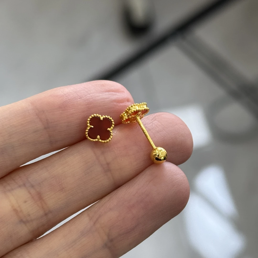 红色四叶草耳钉直针拧螺丝足金999 总重出镶嵌足金耳钉