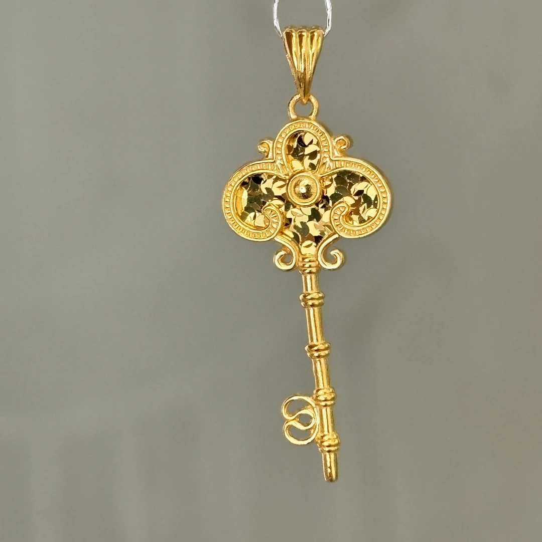 碎碎冰四叶草钥匙吊坠足金999