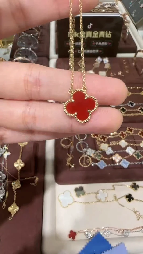 【闪购商品】玛瑙/玉髓项链18K金镶嵌单花项链