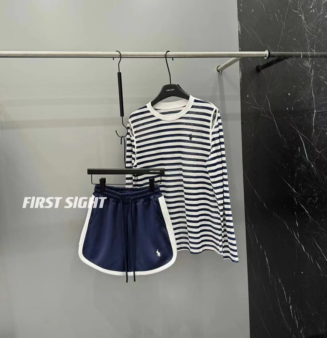 条纹t恤夏季薄款宽松设计感上衣露肩防晒罩衫+松紧腰短裤两件套女