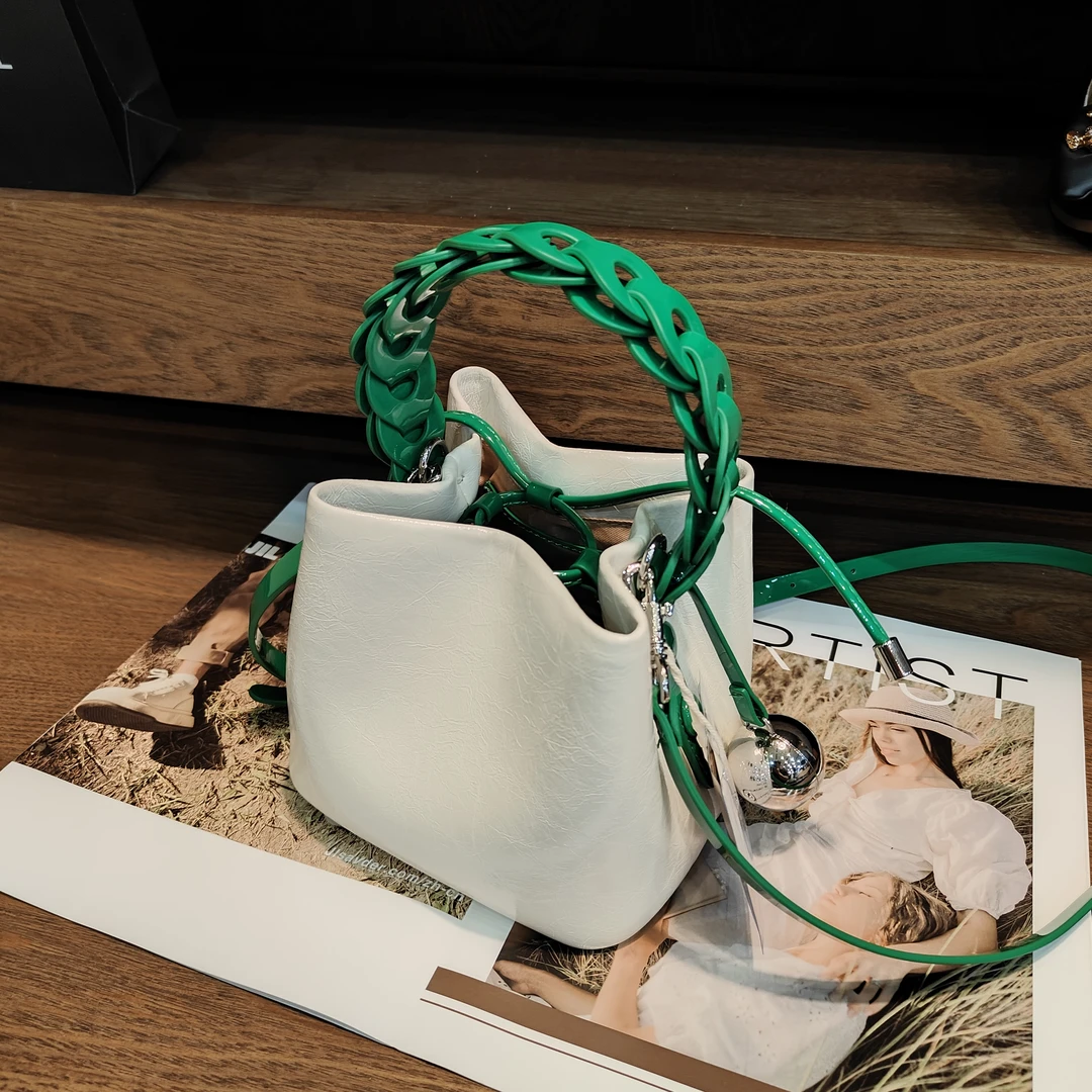 【沿海公路3017-1】sanqimtime小叁七3017-1#银色手拎水桶包