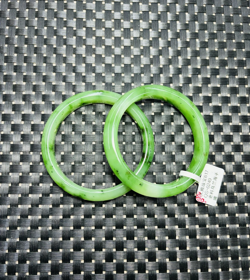 和田玉天然老料乌兰海手镯(多样性发货)QS-0249