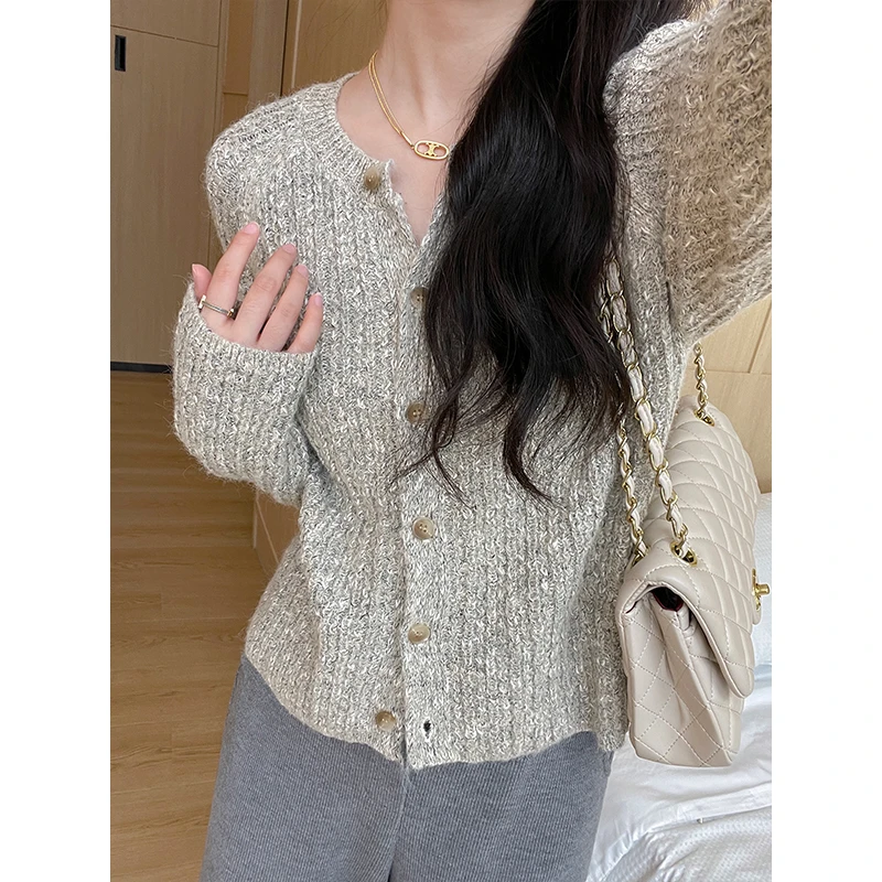 主曼丨温柔简约混纺坑条针织开衫2024新款设计感上衣WT422