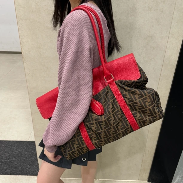 95新 FENDI/芬迪 芬迪机场超大单肩包