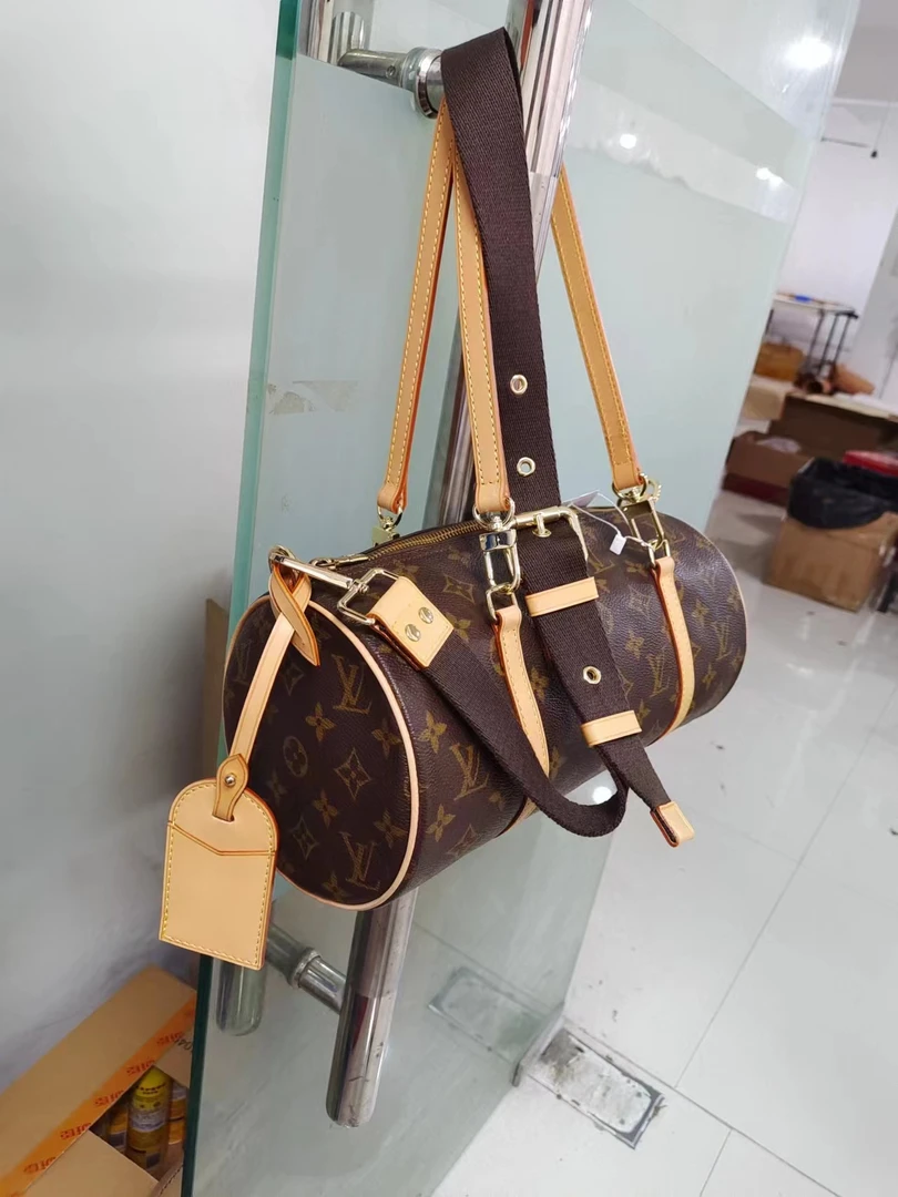 修复品LouisVuitton/路易威登 巴比龙30斜挎包换新植鞣革