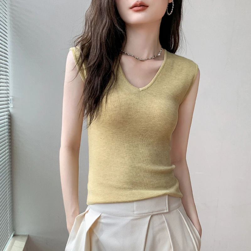 V领针织无袖背心女2024夏新款修身设计感坎肩律动莫兰迪内搭上衣
