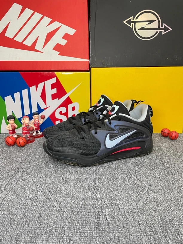正品42码kd15，气垫完好，鞋底磨损很小，鞋面都很新，成色基本无敌
